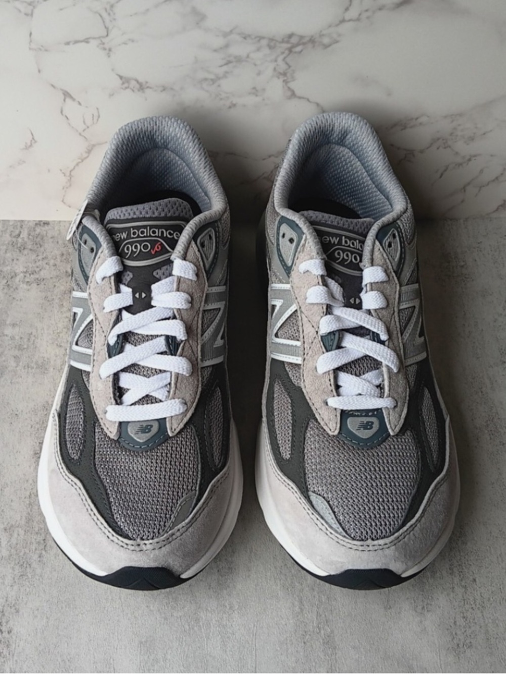 NWT New Balance 990 Kids Sneakers in Navy and Gray